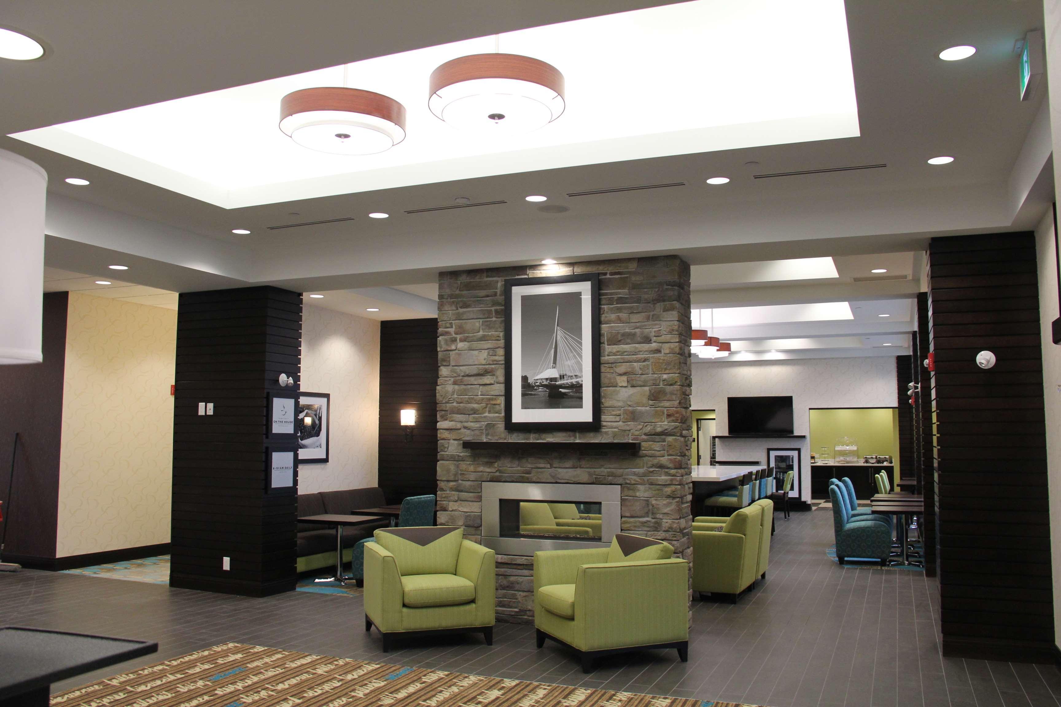Hampton Inn By Hilton Winnipeg Esterno foto