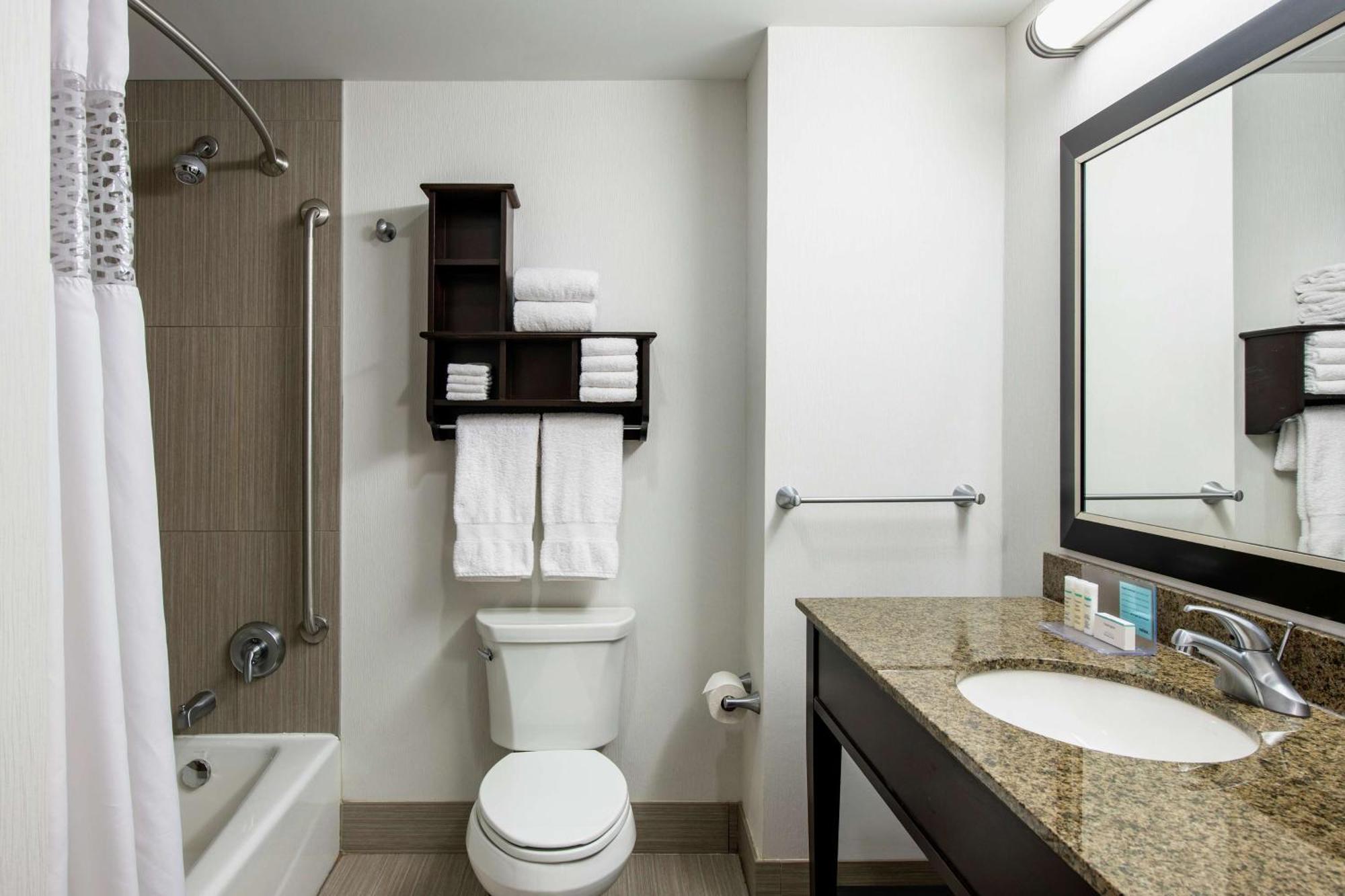 Hampton Inn By Hilton Winnipeg Esterno foto